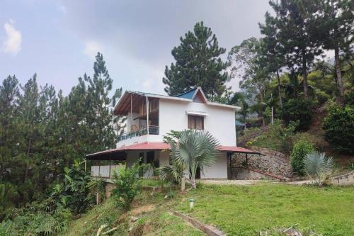 Luz de Luna - Hermosa Finca Familiar con Vista Panorámica y de Aves