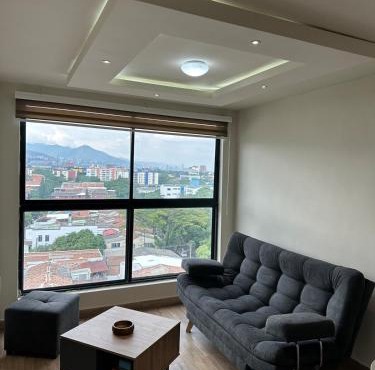 Mejor vista panorámica ubicación céntrica al lado de centros comerciales y los mejores restaurantes tenemos hermosa piscina gimnasio y parqueadero gratis in Cali