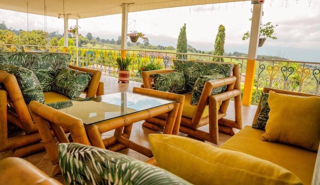 Meraki is a Luxury Villa with pool, jacuzzi & Stunning Mountain Views