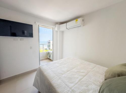 Modern 3BR w/Ocean View · Prime Location
