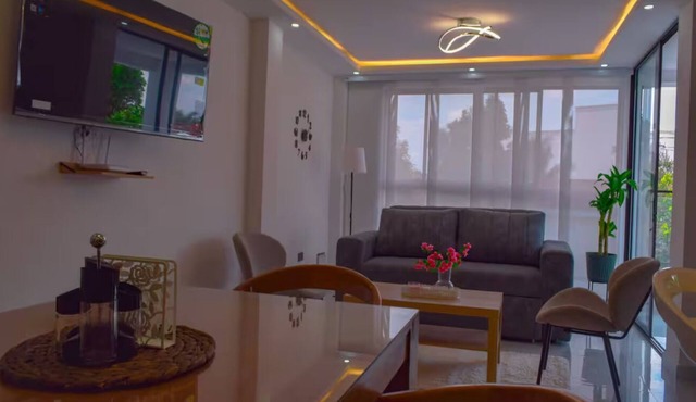 Modern and quiet : 2Bdrm. clinic and stadium area