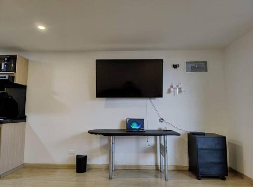Moderno apartaestudio con balcón