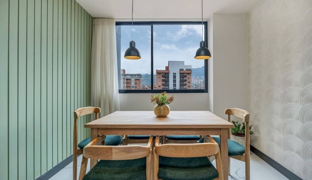New Luxury 3BR Apt Laureles - AC and fast Wifi