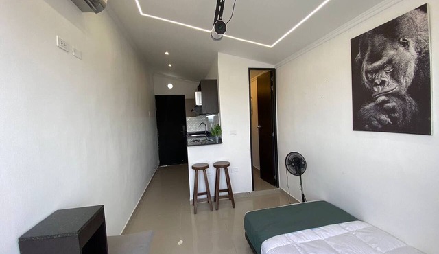New Nomad Nest PH balcony, AC, kitch, metroplus