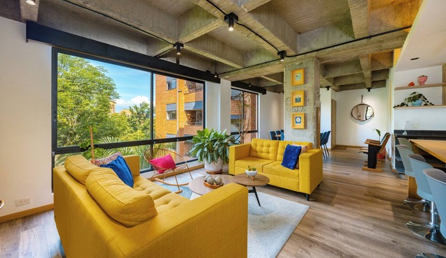 Newly refurbished, modern & spacious apt in Provenza