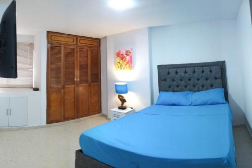 Oferta frente a la playa Cartagena . En, Sp, It.
