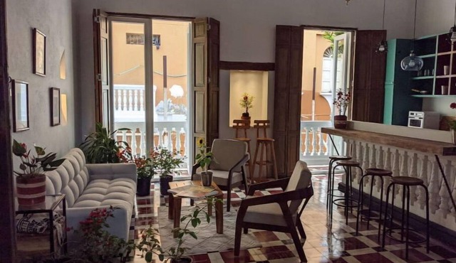 Old City 2-bedroom, 2-bath Condo with Patio