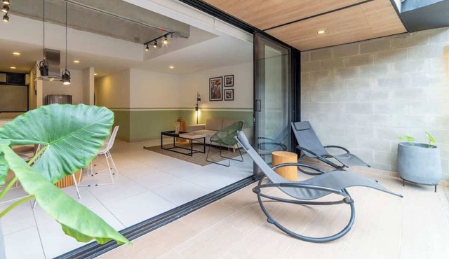 Panoramic 3 BR w/Balcony in Laureles Medellín in Medellín