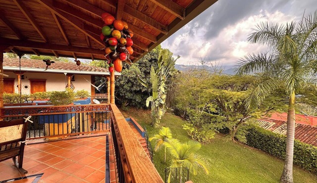 Paraíso Las Palmeras With Pool in San Jerónimo in San Jerónimo