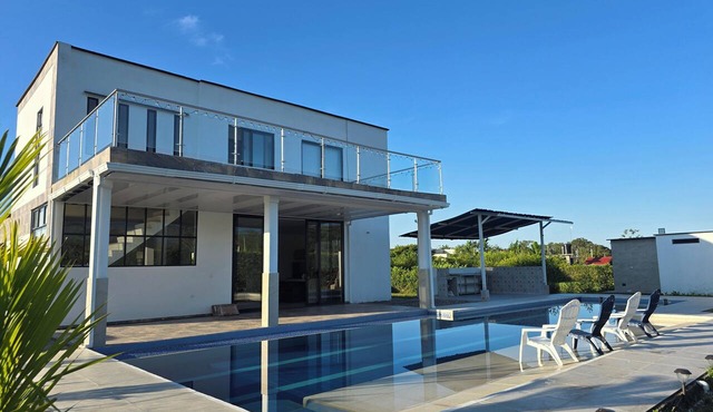 Paraiso en Los Llanos, Hermosa Casa Campestre con piscina y vista panorámica in Meta
