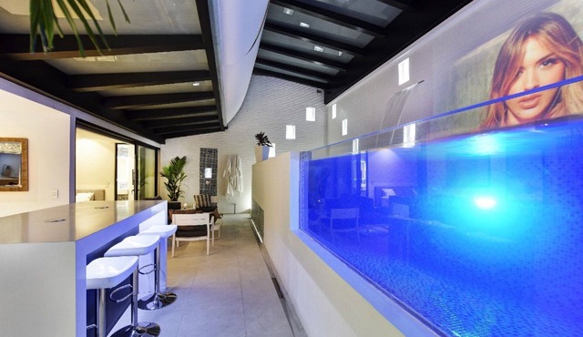Parque Lleras 5-bdrm Pool Jacuzzi Fast WiFi AC Best Area