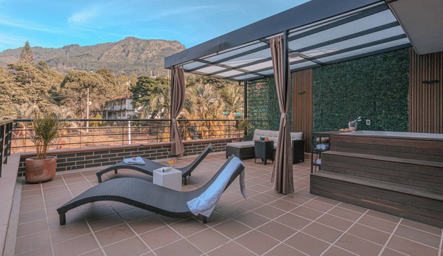 Private Jacuzzi, Rooftop & BBQ Loft in Medellín in Medellín