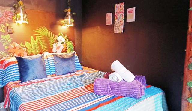 Private room with independent entrance