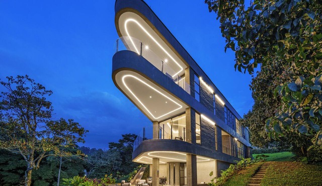 Private Villa 15 Minutes from Provence with Pool, Jacuzzi, and Nightclub in Antioquia