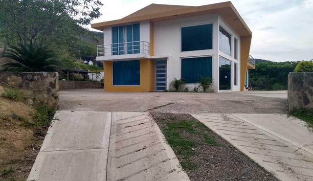 Rent a beautiful vacation home—great views, climate, and security. in Villeta