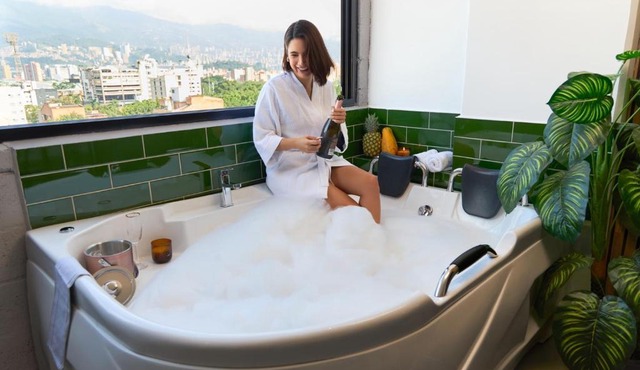 Rosa Negra ApartaSuite | Premium Medellín Stay in Medellín