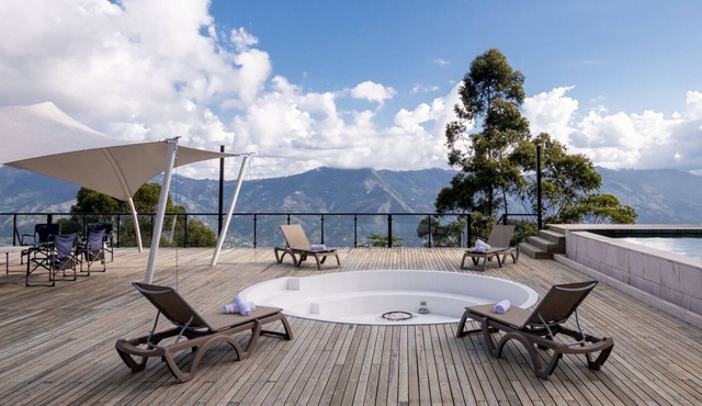 Sky Mountain Designer Villa / Amazing Views & Pool in Copacabana