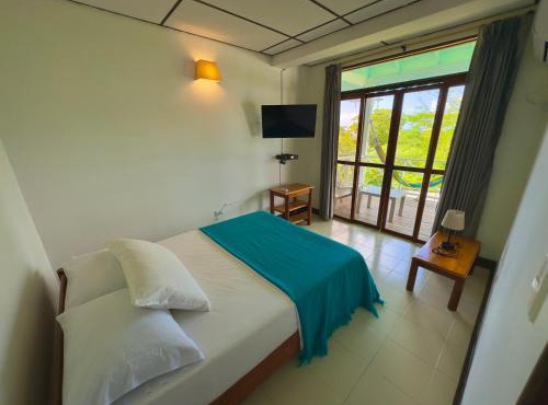 South West Bay Cabañas