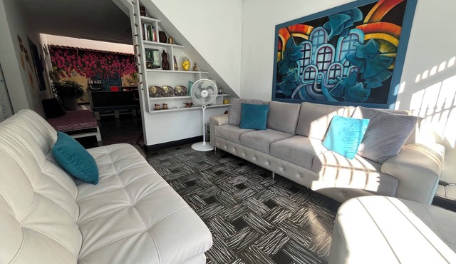 Spacious House + Kitchen + Wi-Fi + Laundry + Terrace@Cali in Cali