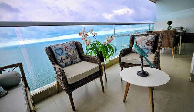 Spectacular beachfront apartment with pool!