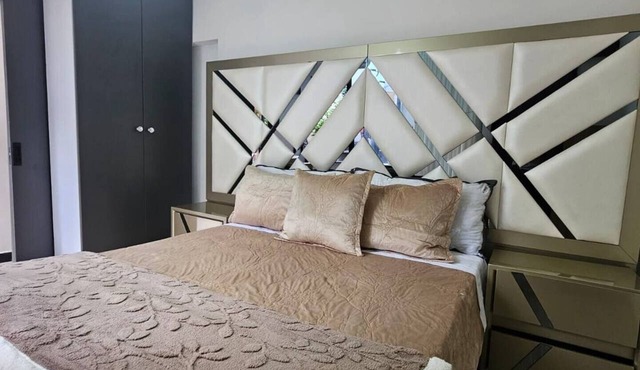 Suite4 Urban Coliving WorkSpace Sauna Medellín 2+