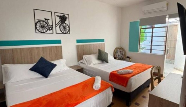 Superior Twin Room - Unit 1/Hotel Boutique Casa Vecchia - San Antonio in Cali