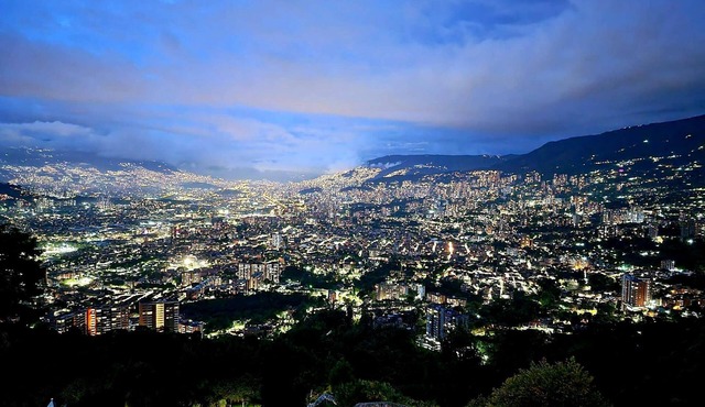 The View- Modern Mansion VIP Retreat in Envigado