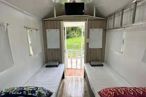 Tiny House On Wheels - Guayabal de Siquima