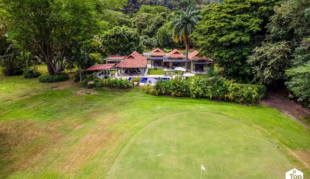 TopSpot® Over the Entrepuentes Golf Course!