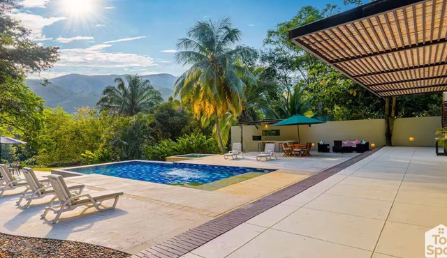 TopSpot®´s Most Coveted Property/300 + Reviews!