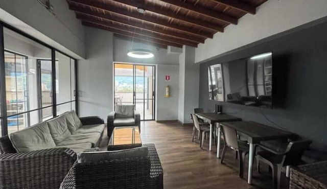 Urban chic Medellin+Shared Jacuzzi