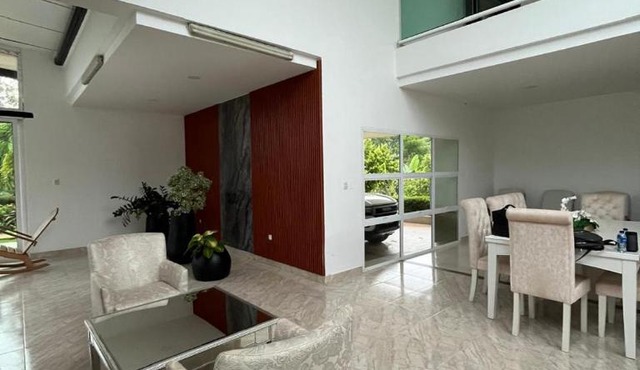 Villa Isla Mallorca in Sahagún