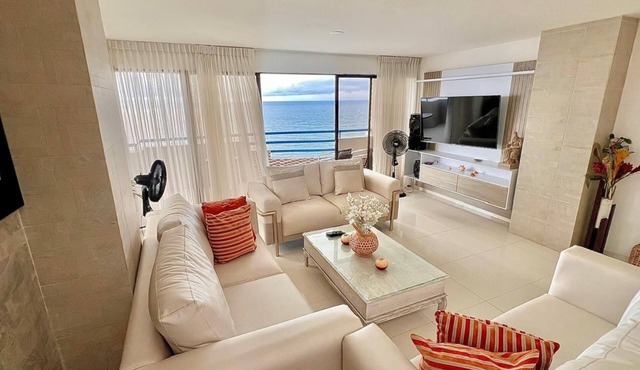 Vilma Luxury Rentals marina del rey laguito building in Cartagena de Indias