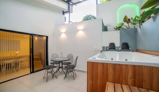 w* | Welcoming Loft in El Poblado w/Jacuzzi in Medellín