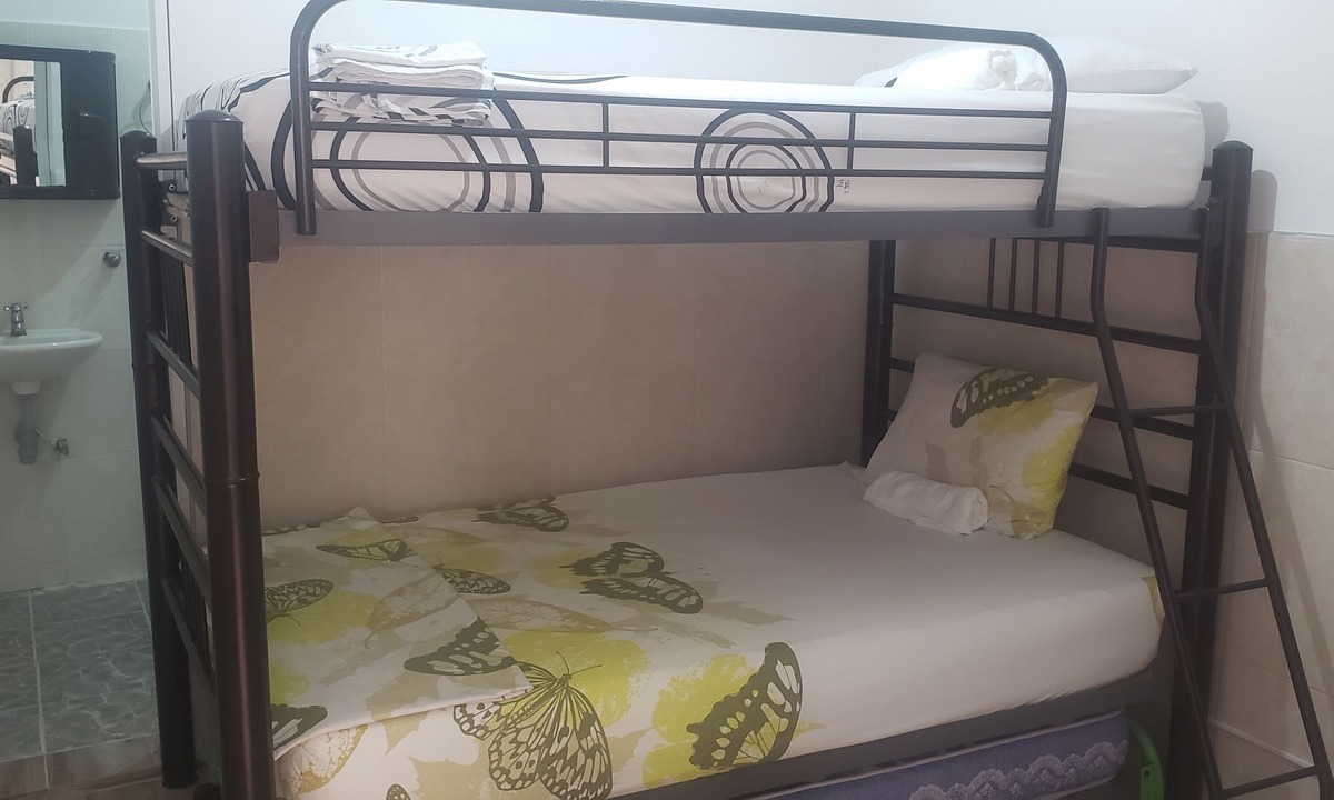 Cali Hostel | Mom's house colombia