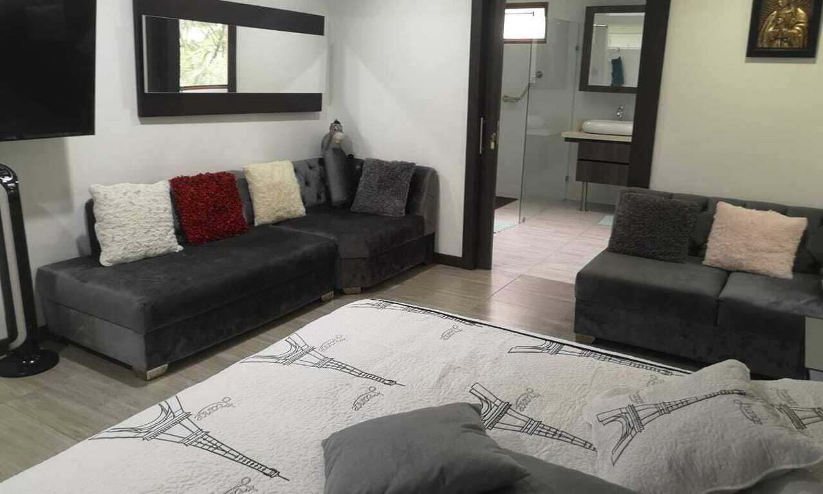 Envigado House | CASA SUYTE LEGUIZAMON