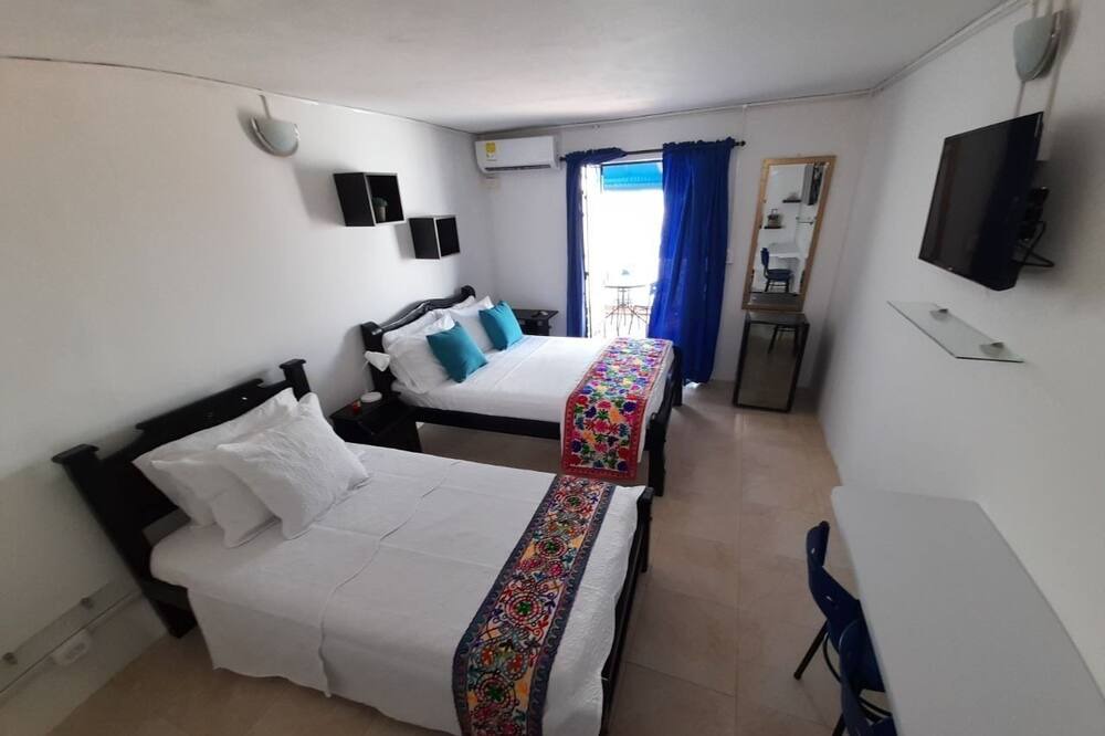 Cartagena Walled City Cabin | Hpt-sm Hotel Room In Getsemani With Pool, Breakfast And Wifi
