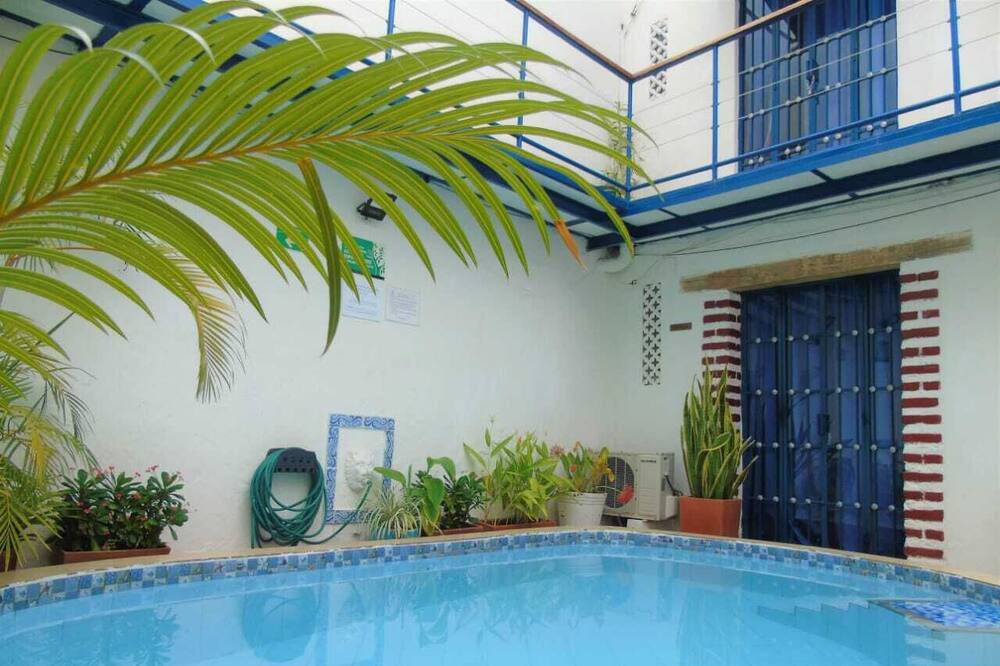 Cartagena Walled City Cabin | Hpt-st Hotel Room In Getsemani With Pool, Breakfast And Wifi