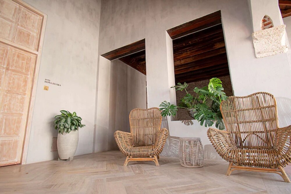 Centro Cabin | Hdl-pk Hotel Room in the Historic Center With Pool and Wifi