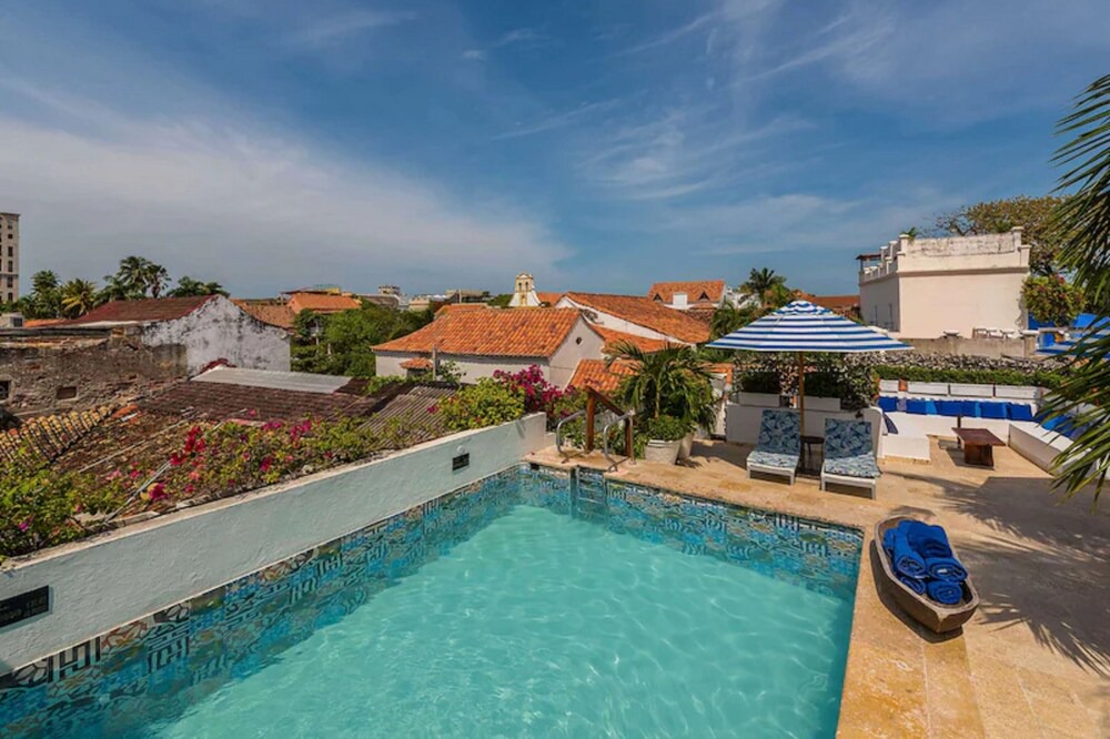 Cartagena Walled City Cabin | Hb-kjf Boutique Hotel Room With Jacuzzi Air Conditioning And Wifi