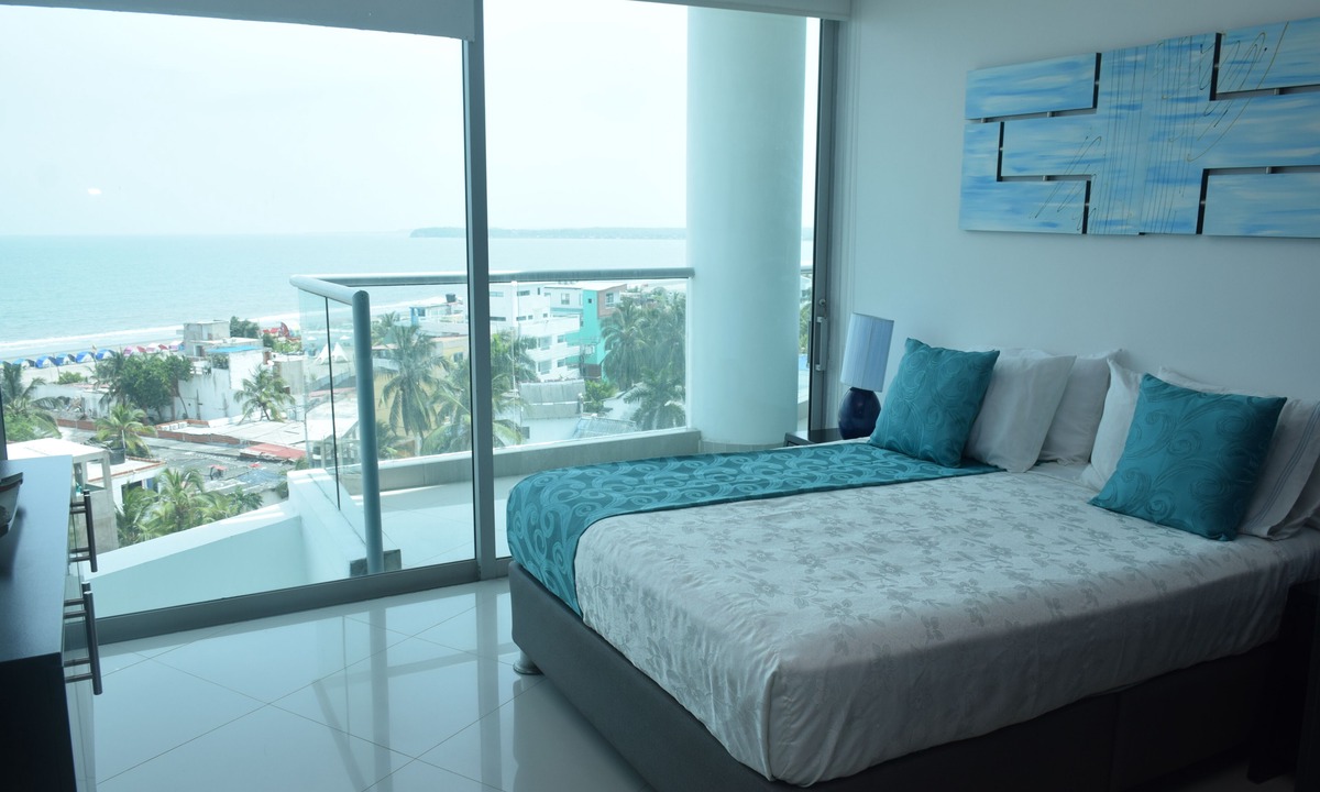 Cartagena District Apartment | Modern 3 Bedroom Apartment With Sea-beach View