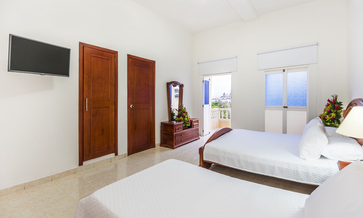 Cartagena Walled City Hotel | Hotel Dorado Plaza Centro Histórico