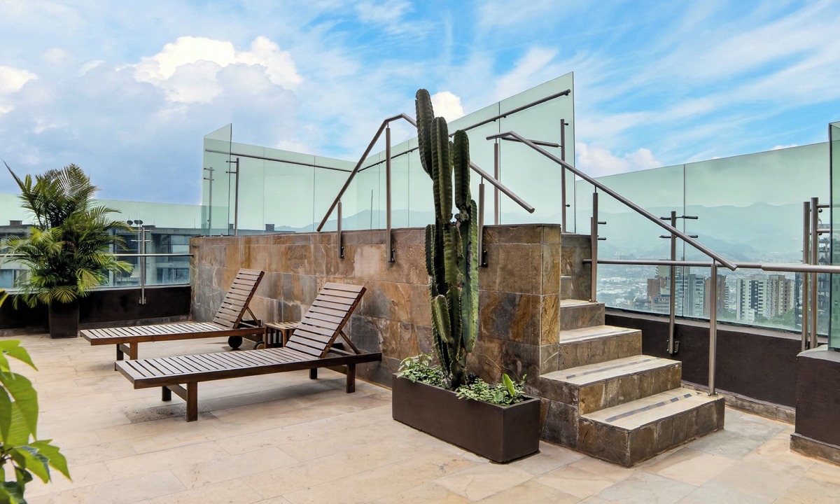 Las Lomas I Hotel | Cafe Hotel Medellín by Lars