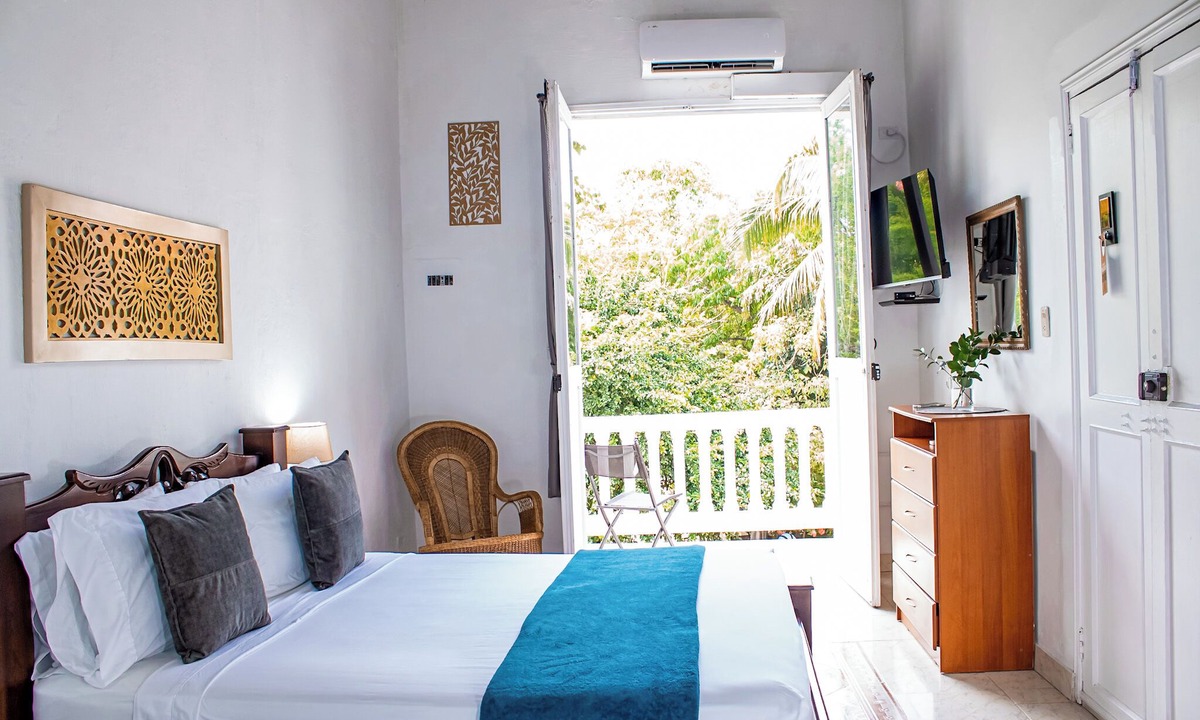 Cartagena Walled City Hotel | Hotel AT THE PARK