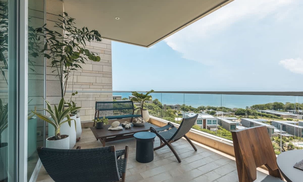 Porto Nao Apartment | Coastal Escape w Terrace Ocean Views