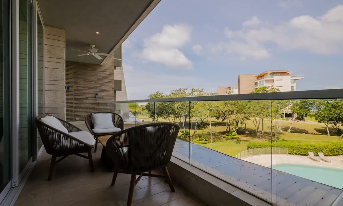 Porto Nao Apartment | 2br 5 Guests Private Balcony and Shared Pool