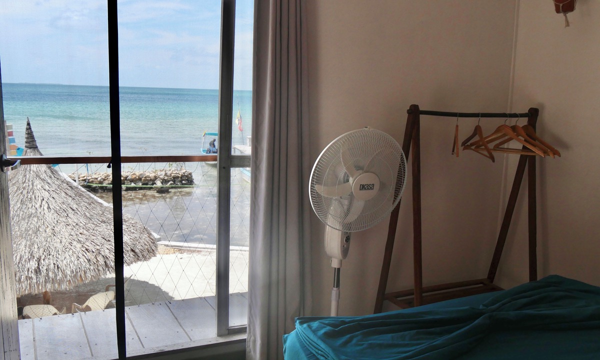 Isla Tintipan Hostel | SANTA LOVA HOSTEL