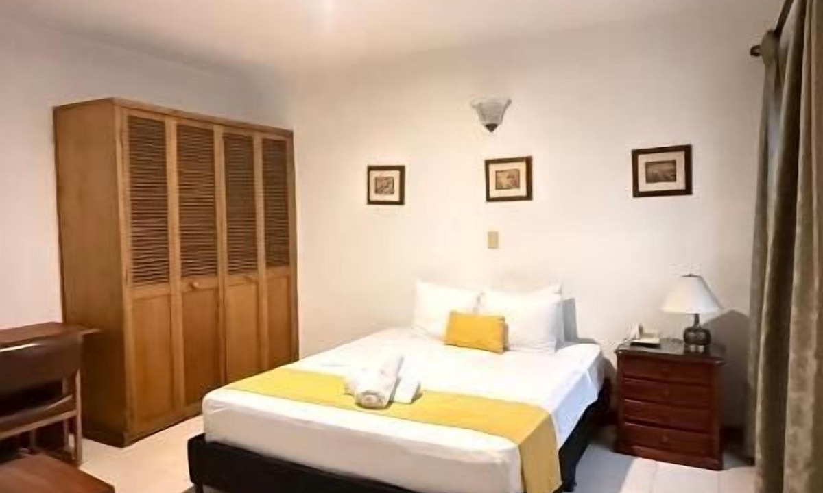 Laureles Hotel | Hotel Balcones de Malibu