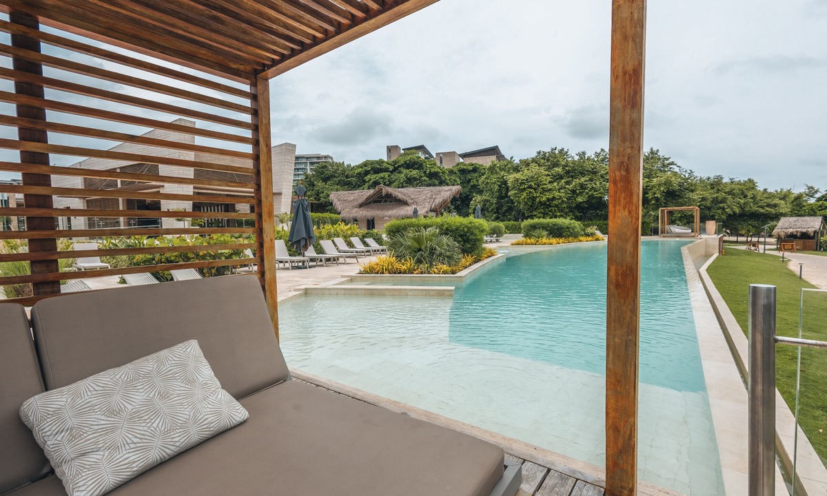 Porto Nao Apartment | Oceanview 3BR Condo w spa gym