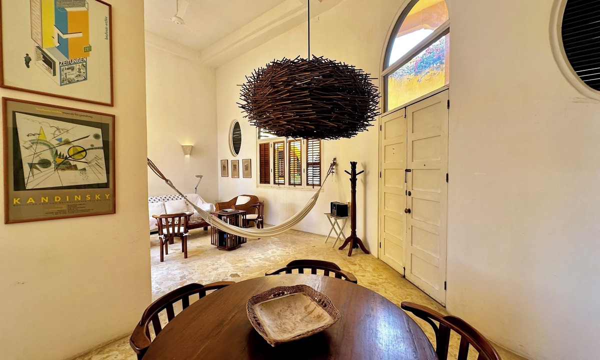 Centro Hotel | by Calamari Homes - El Porvenir